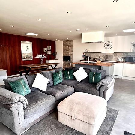 Clover Cottage Beeley 外观 照片