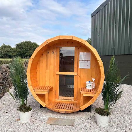 Clover Cottage Beeley 外观 照片