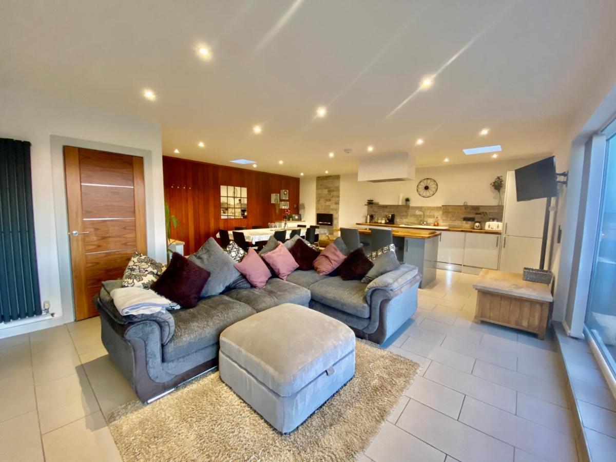 Clover Cottage Beeley 外观 照片