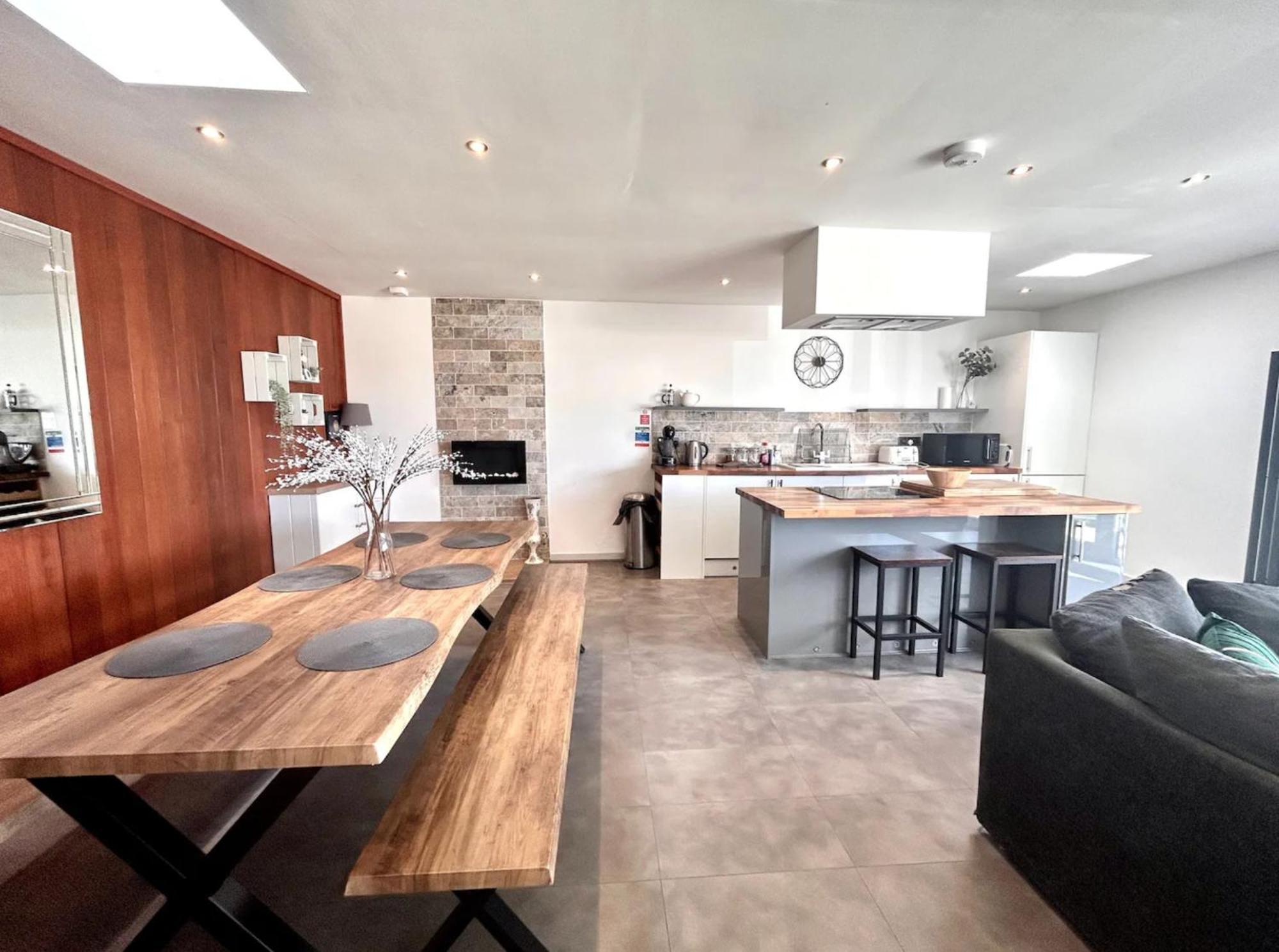 Clover Cottage Beeley 外观 照片