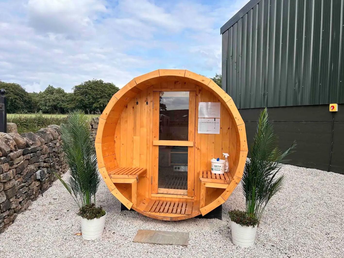 Clover Cottage Beeley 外观 照片